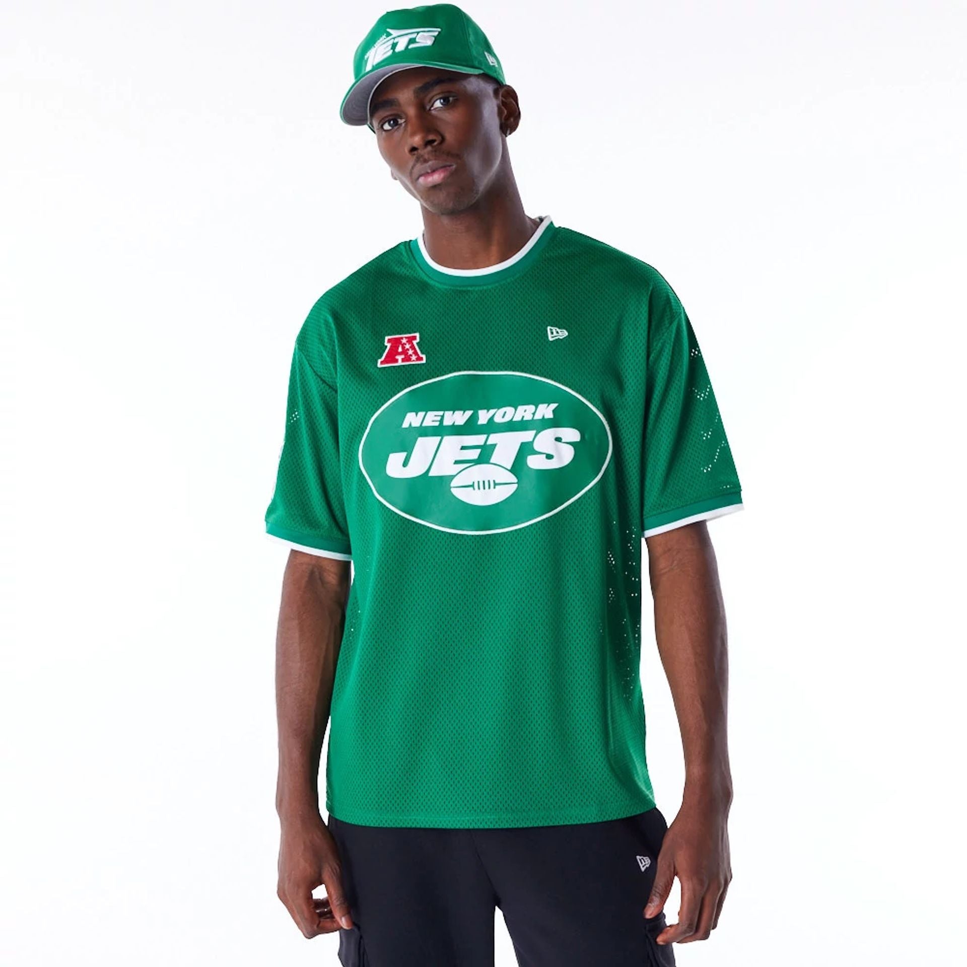 The Male model is wearing New York Jets NFL Mesh Green Oversized T-Shirt 1