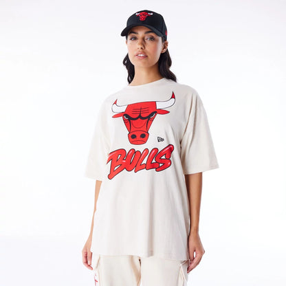 The Male model is wearing Chicago Bulls NBA Wordmark Stone Oversized T-Shirt 4