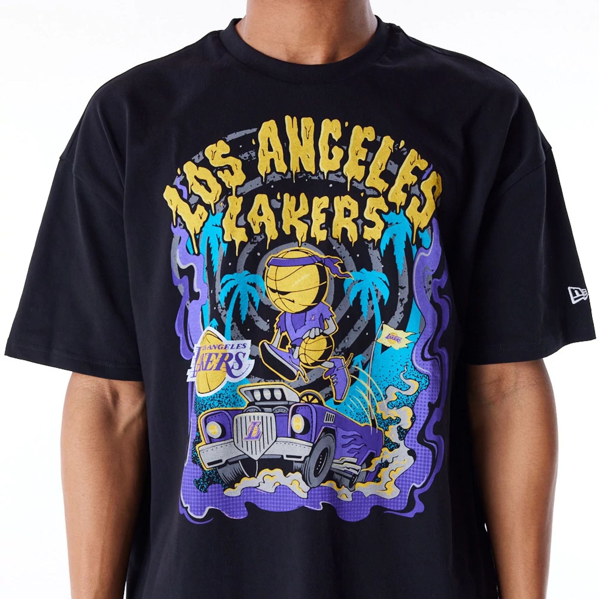 The Male model is wearing LA Lakers Graphic Black Drop Shoulder T-Shirt 2