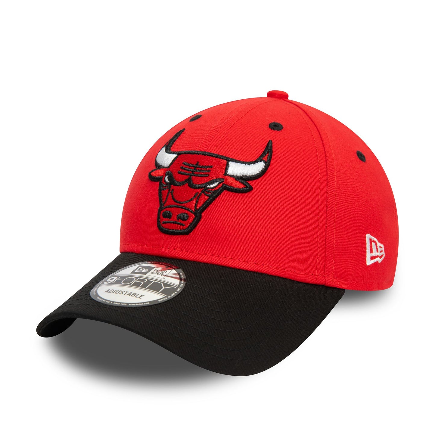 This is a Chicago Bulls NBA Side Patch Red 9FORTY Adjustable Cap 1