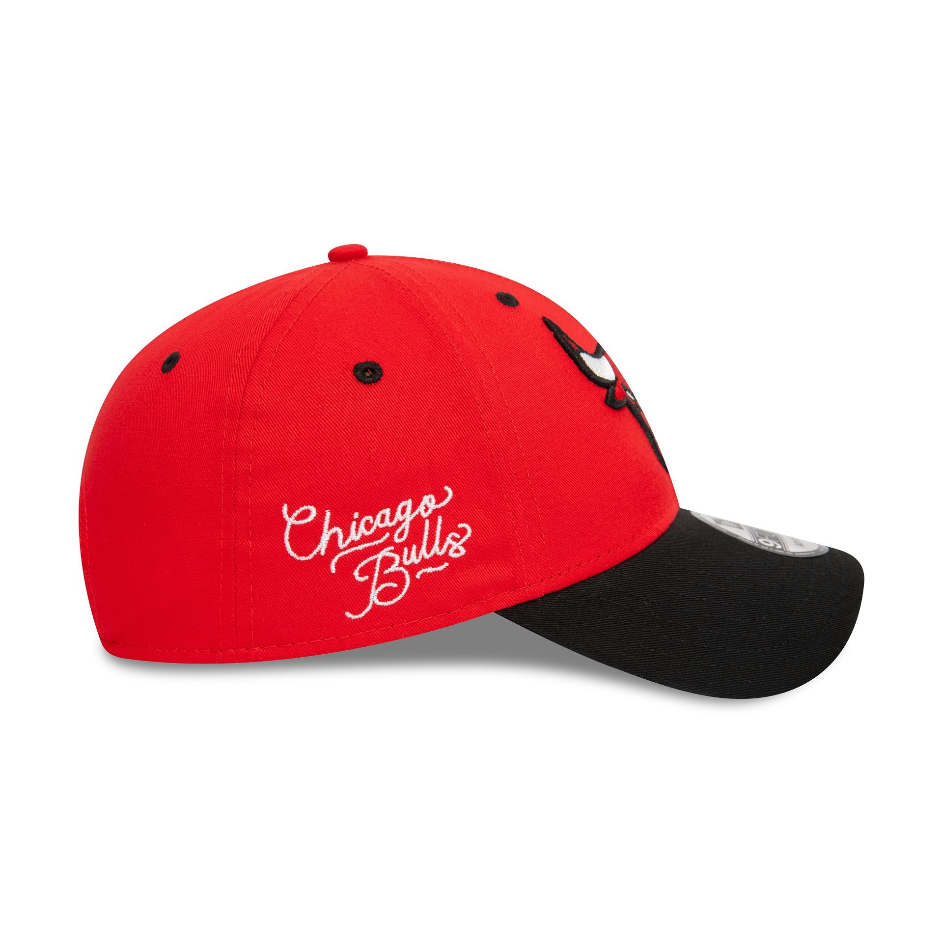 This is a Chicago Bulls NBA Side Patch Red 9FORTY Adjustable Cap 6