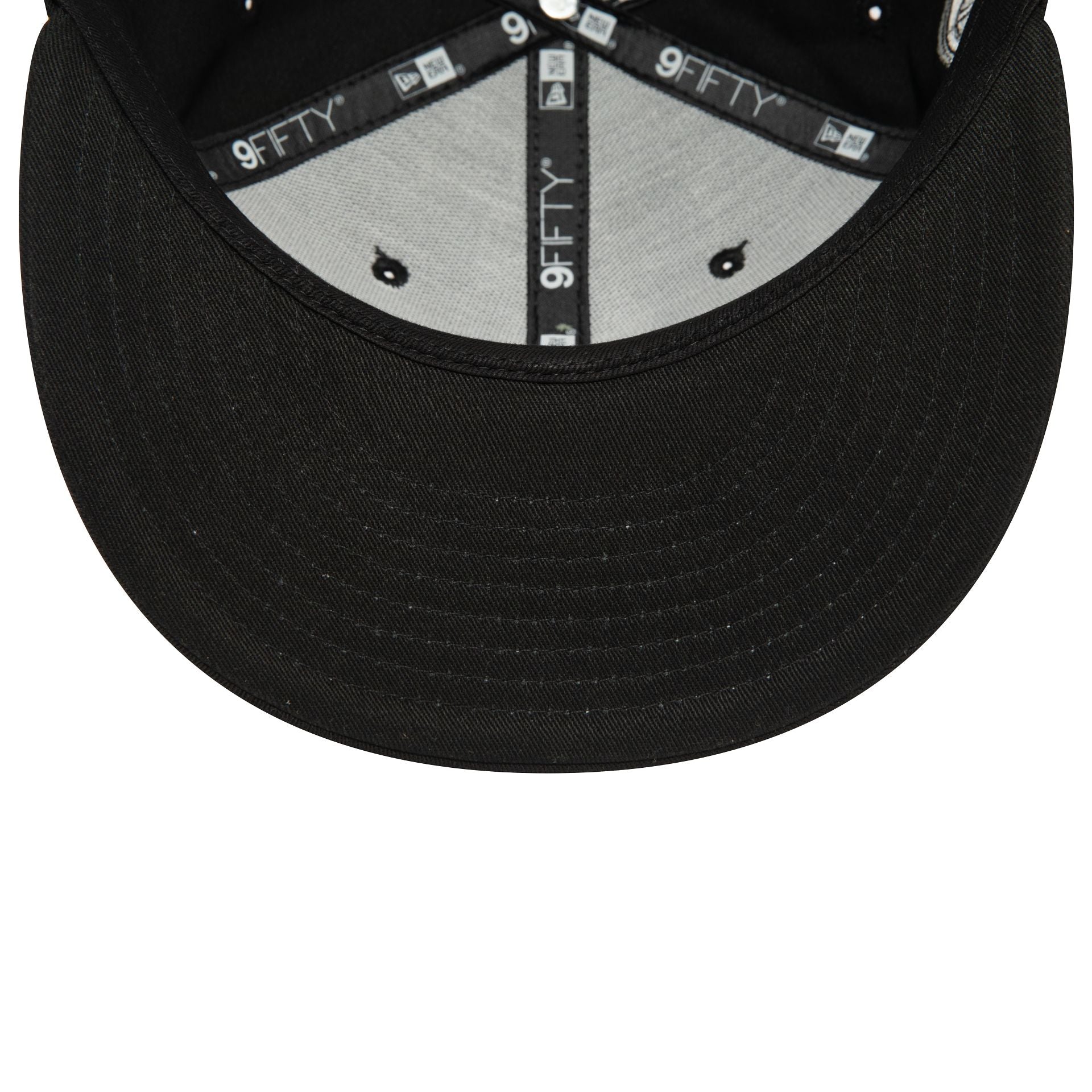 This is a New York Yankees Monochrome Black 9FIFTY Snapback Cap 5