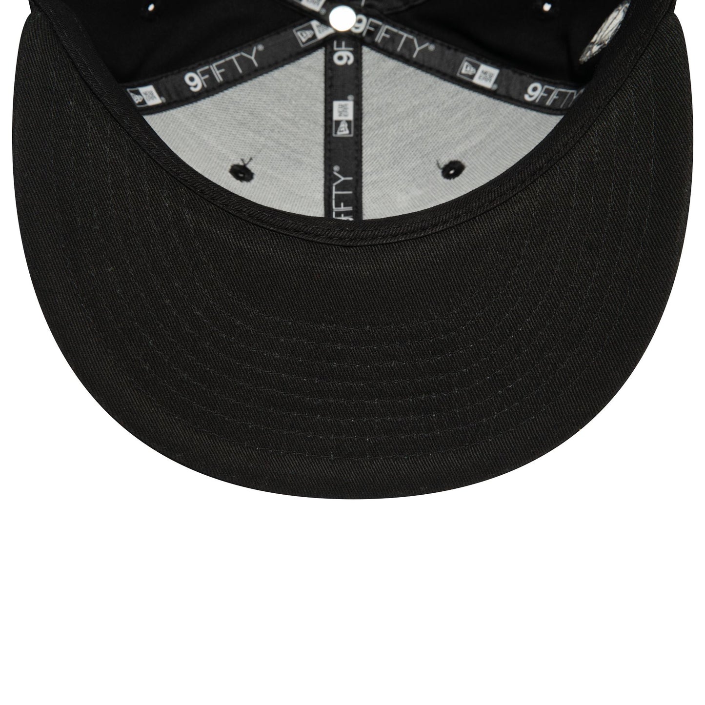 This is a LA Lakers Monochrome Black 9FIFTY Snapback Cap 5