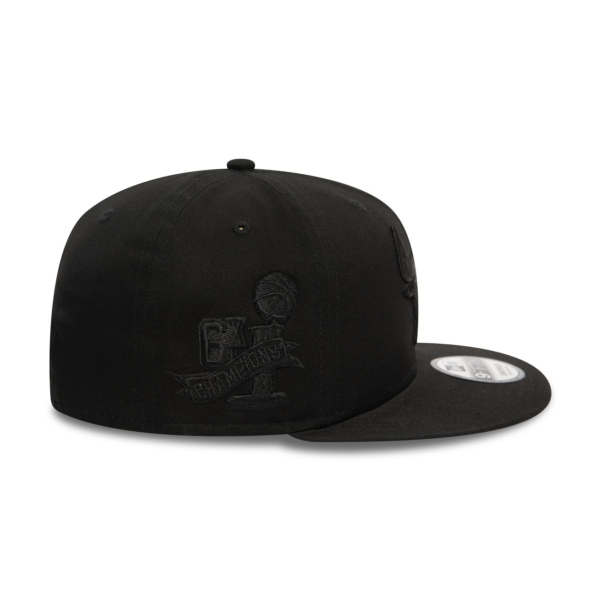 This is a Chicago Bulls Monochrome Black 9FIFTY Snapback Cap 5