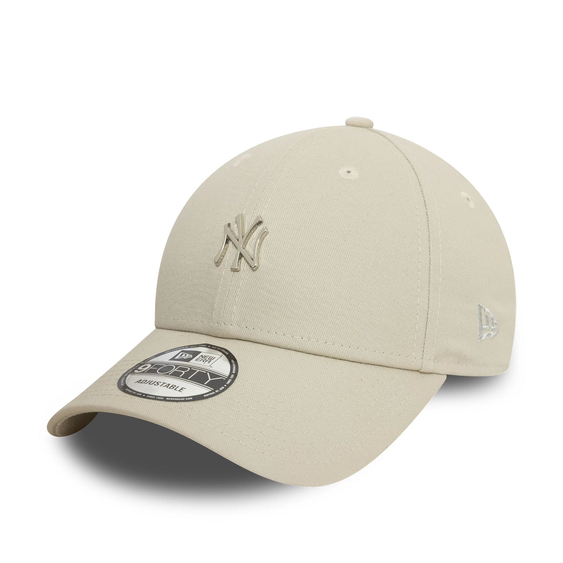 This is a New York Yankees Metallic Pin Light Beige 9FORTY Adjustable Cap 1