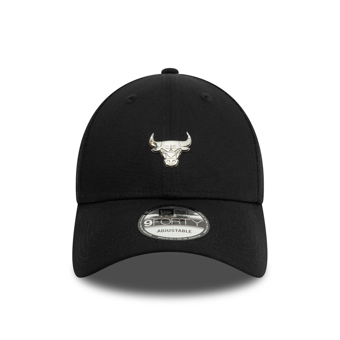 This is a Chicago Bulls Metallic Pin Black 9FORTY Adjustable Cap 3