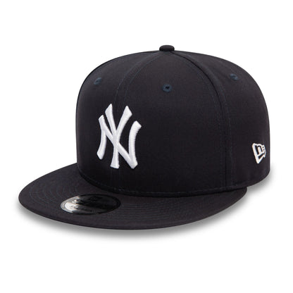 This is a New York Yankees MLB Team Colour Navy 9FIFTY Snapback Cap 1