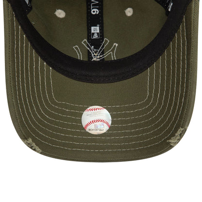 This is a New York Yankees Womens Distressed Green 9TWENTY Adjustable Cap 2