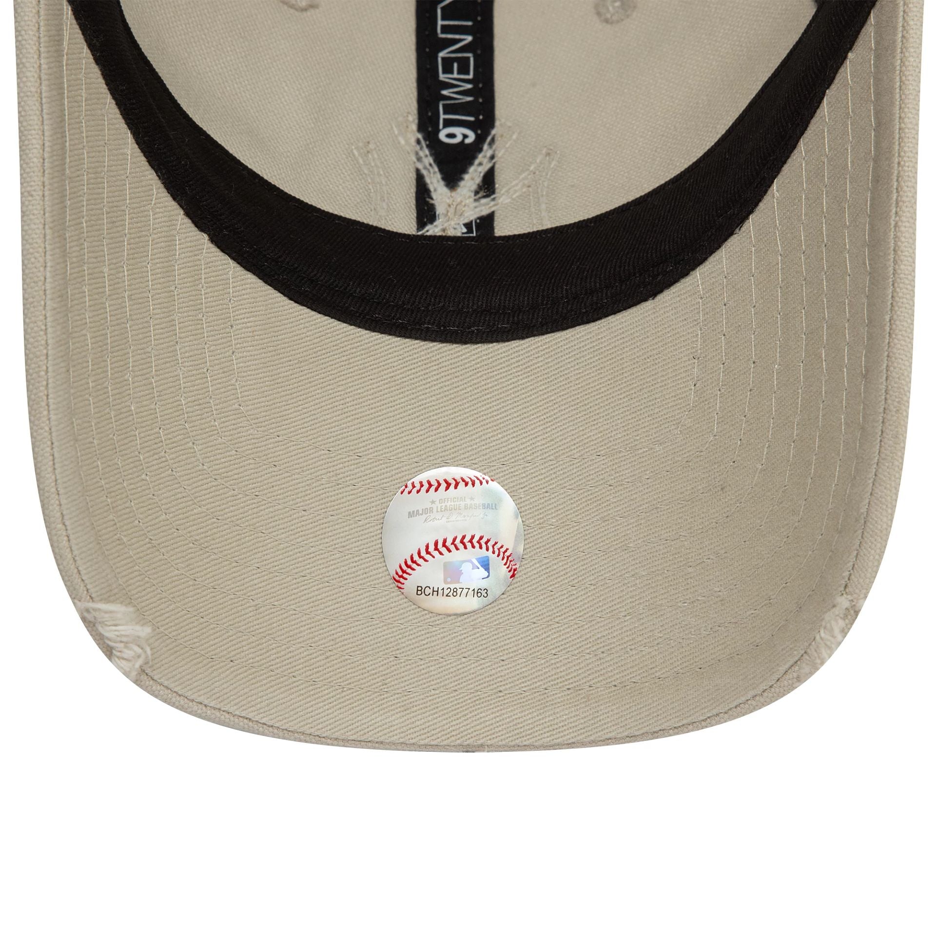 This is a New York Yankees Womens Distressed Light Beige 9TWENTY Adjustable Cap 2