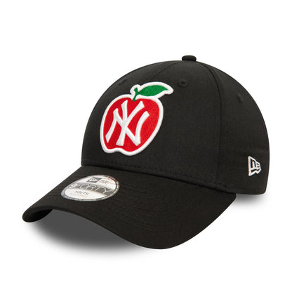 This is a New York Yankees Youth Apple Black 9FORTY Adjustable Cap 1