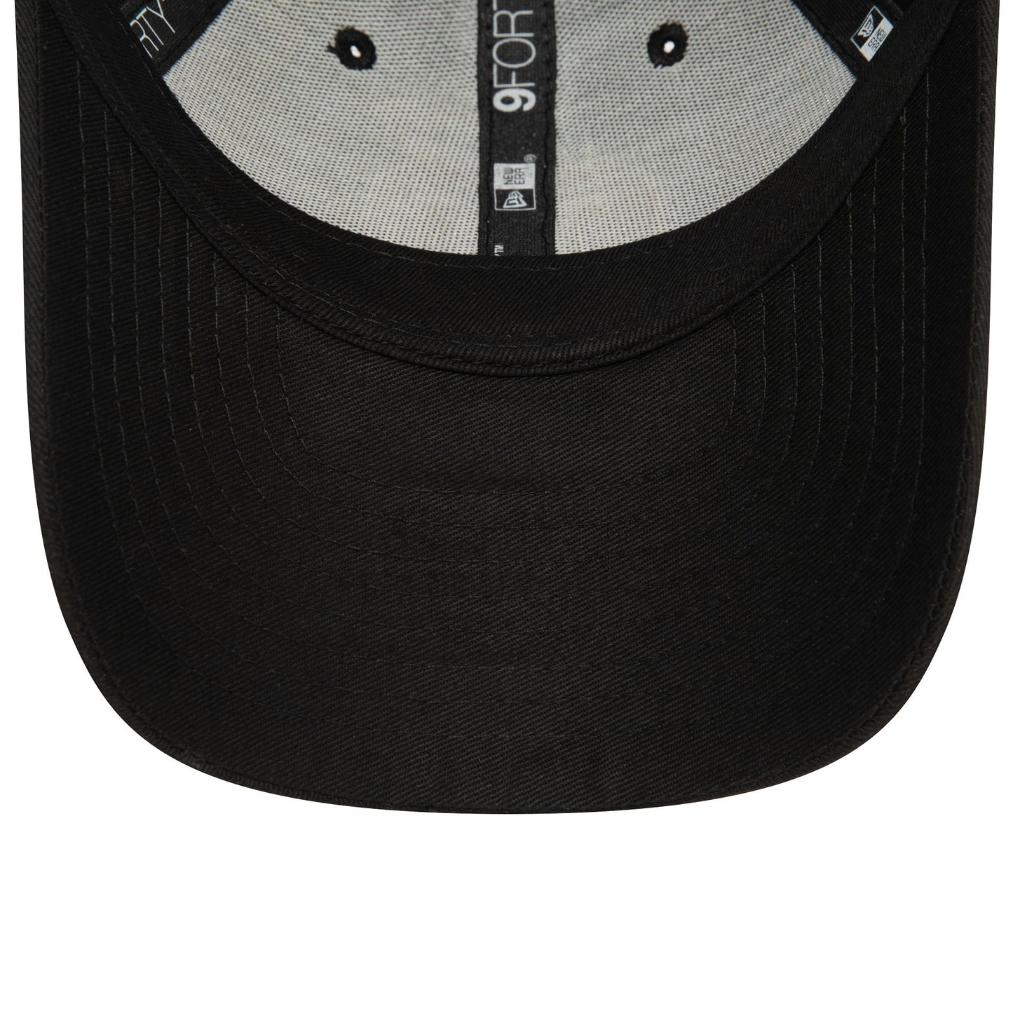 This is a New York Yankees Youth Apple Black 9FORTY Adjustable Cap 5