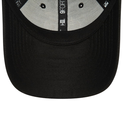 This is a New York Yankees Youth Apple Black 9FORTY Adjustable Cap 5