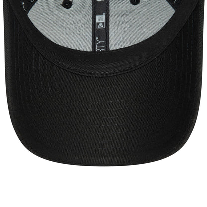 This is a New York Yankees Child Glitter Black 9FORTY Adjustable Cap 5