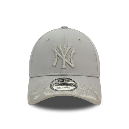 This is a New York Yankees MLB Flame Grey 9FORTY Adjustable Cap 2