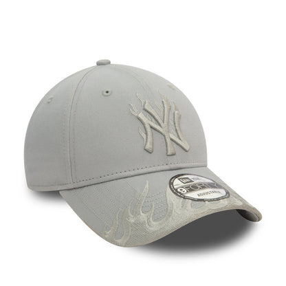 This is a New York Yankees MLB Flame Grey 9FORTY Adjustable Cap 3