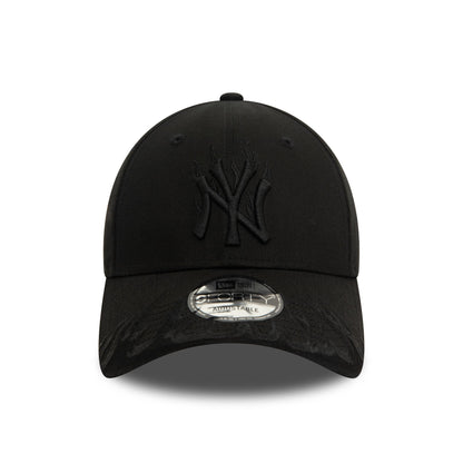 This is a New York Yankees MLB Flame Black 9FORTY Adjustable Cap 2