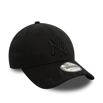 This is a New York Yankees MLB Flame Black 9FORTY Adjustable Cap 3