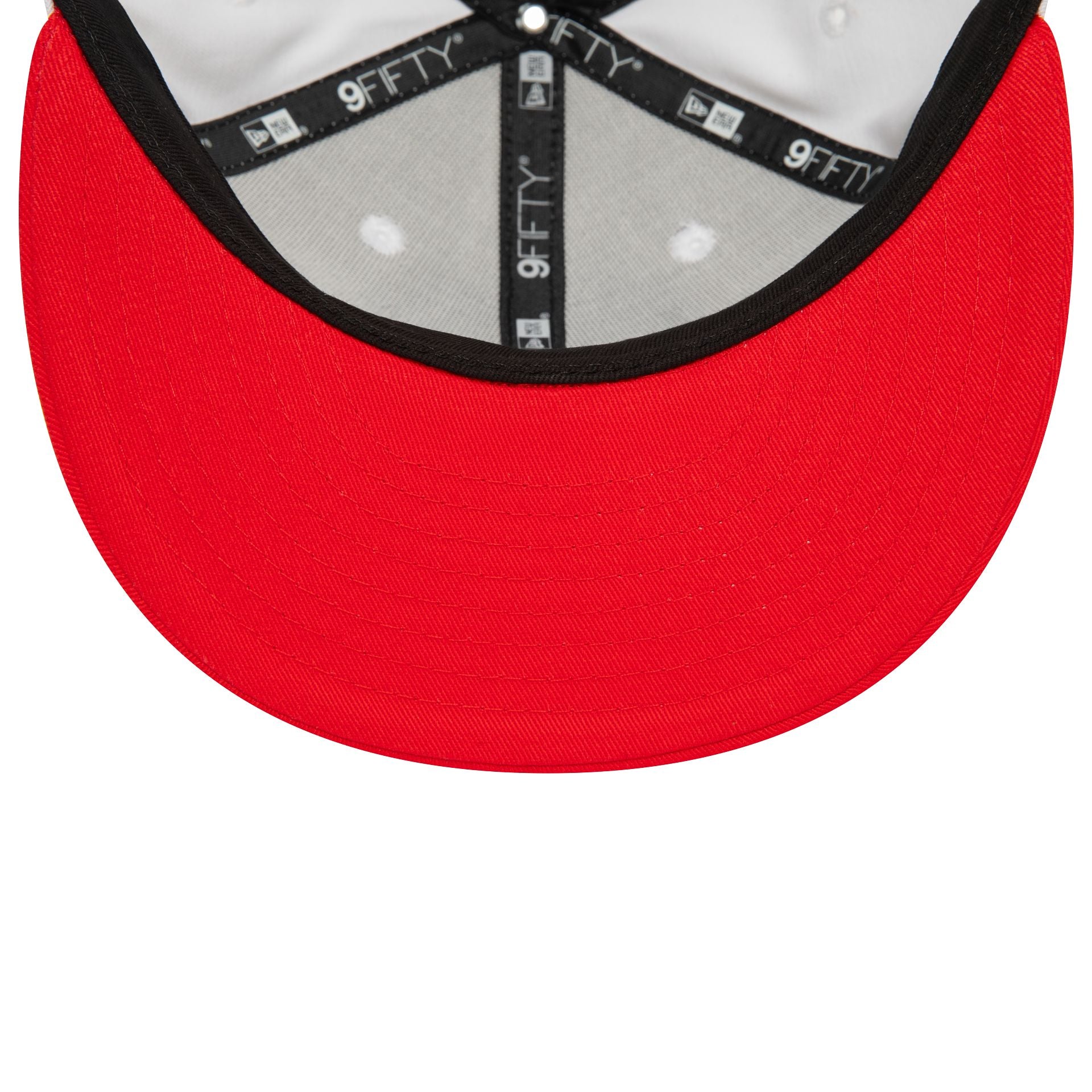 This is a Chicago Bulls White Crown Patch Red 9FIFTY Snapback Cap 5