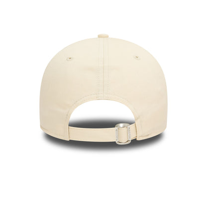 This is a Chicago Bulls Colour Block Light Beige 9FORTY Adjustable Cap 3