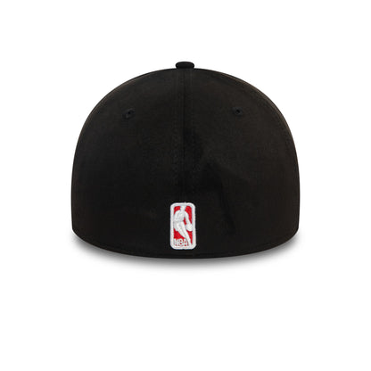 This is a Chicago Bulls Faux Suede Black 39THIRTY Stretch Fit Cap 4