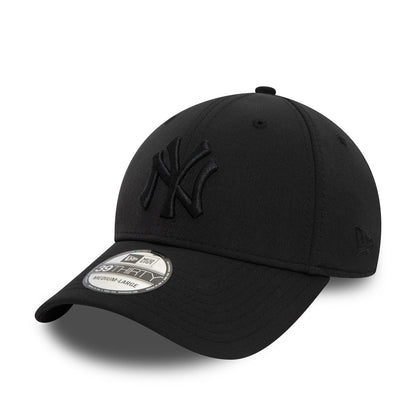 This is a New York Yankees Stretch Nylon Black 39THIRTY Stretch Fit Cap 1