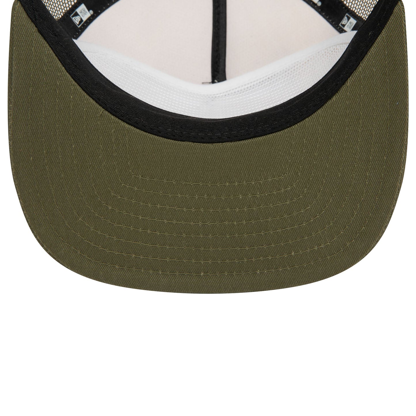 This is a New Era Motorsport Green Golfer Cap 5