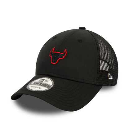 This is a Chicago Bulls Home Field Black 9FORTY Adjustable Trucker Cap 1