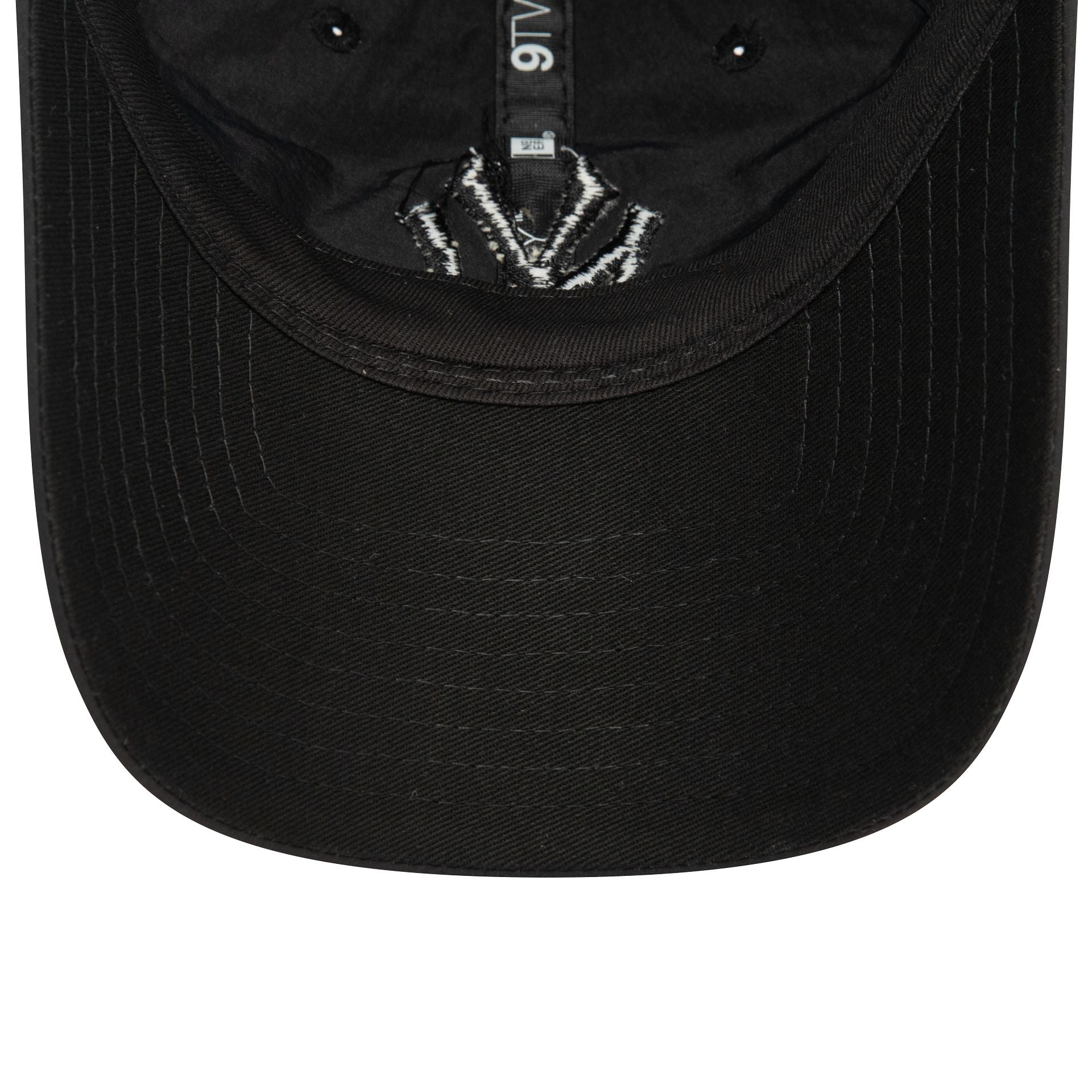 This is a New York Yankees Nylon Black 9TWENTY Adjustable Cap 5