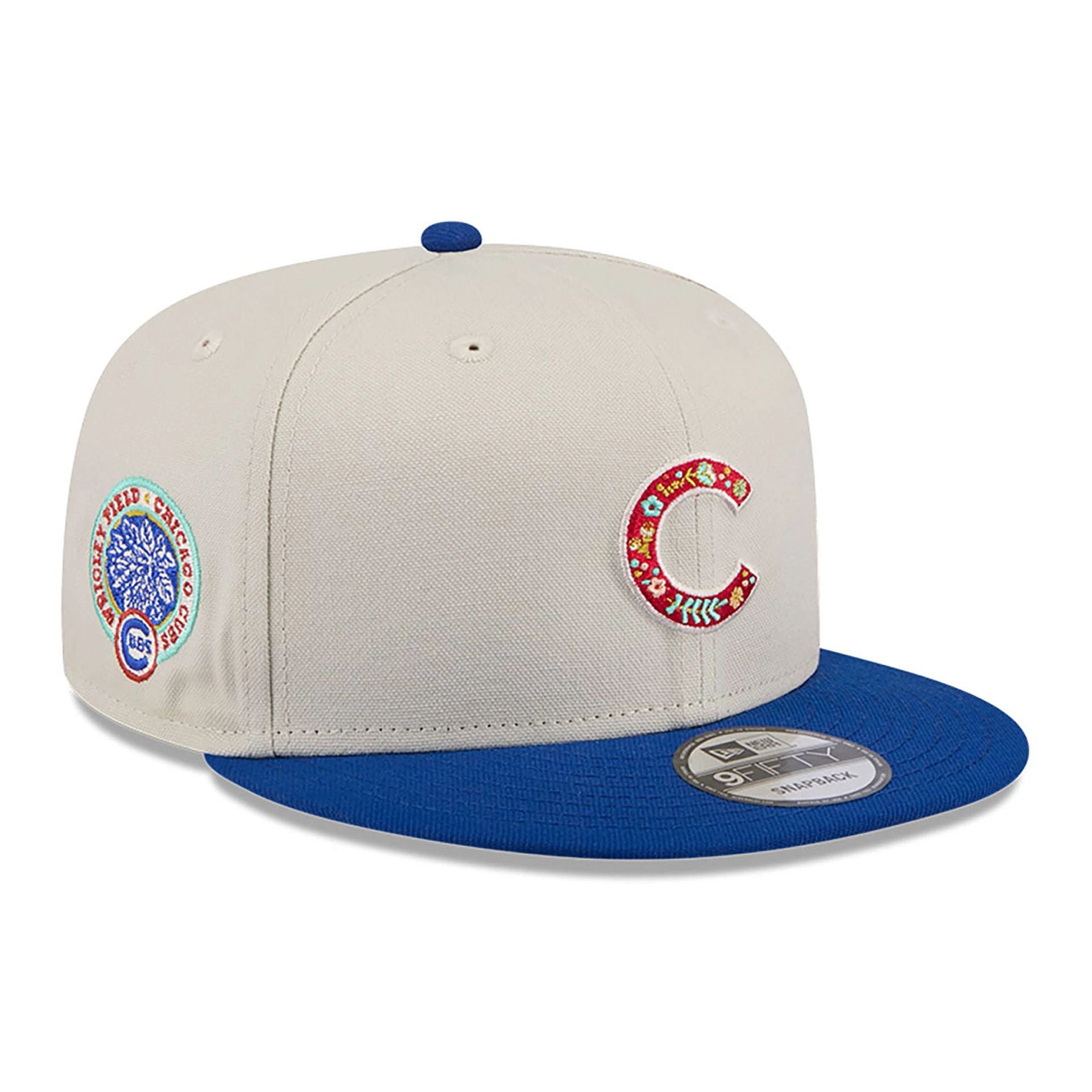 This is a Chicago Cubs Floral Fill Light Beige 9FIFTY Snapback Cap 1