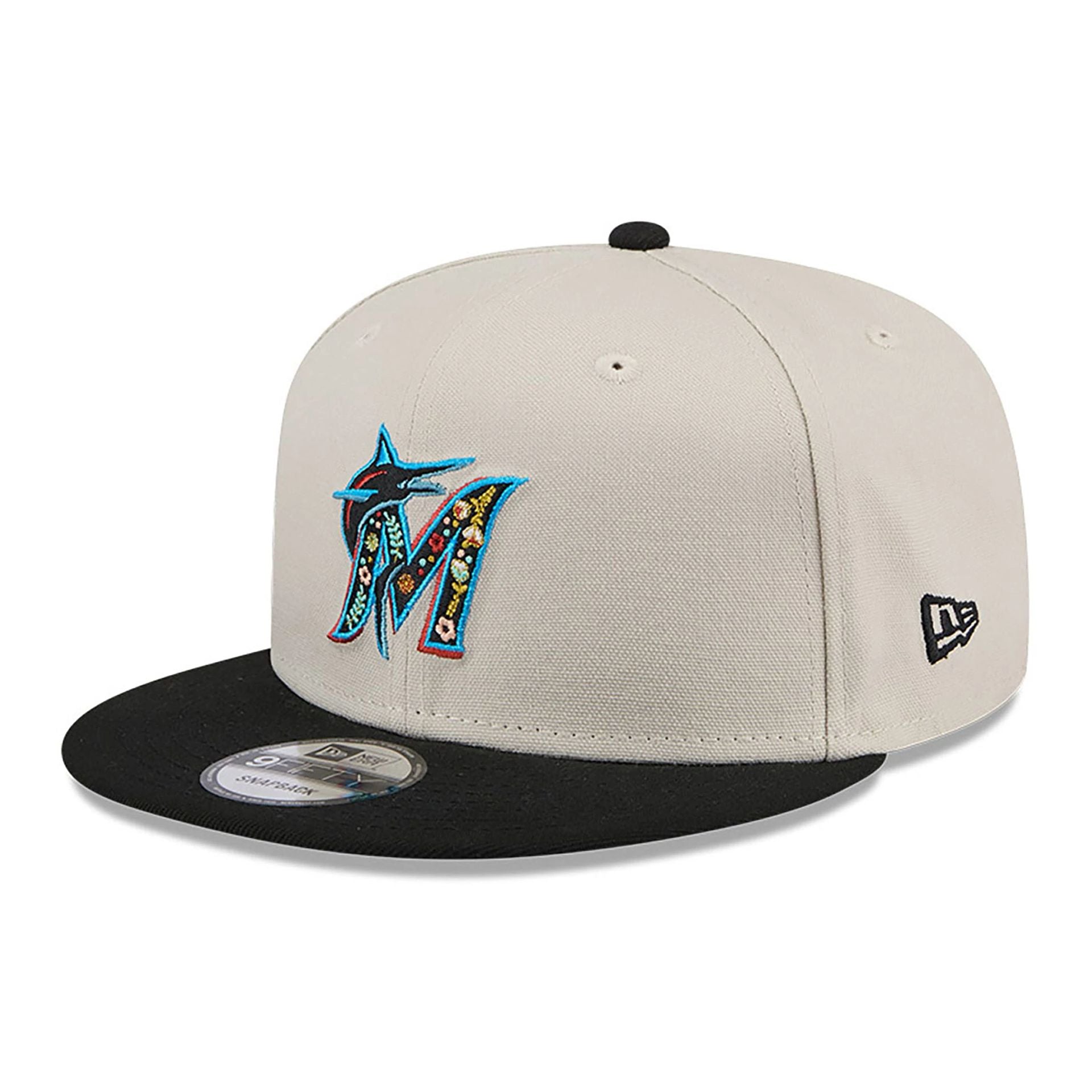 This is a Miami Marlins Floral Fill Light Beige 9FIFTY Snapback Cap 4