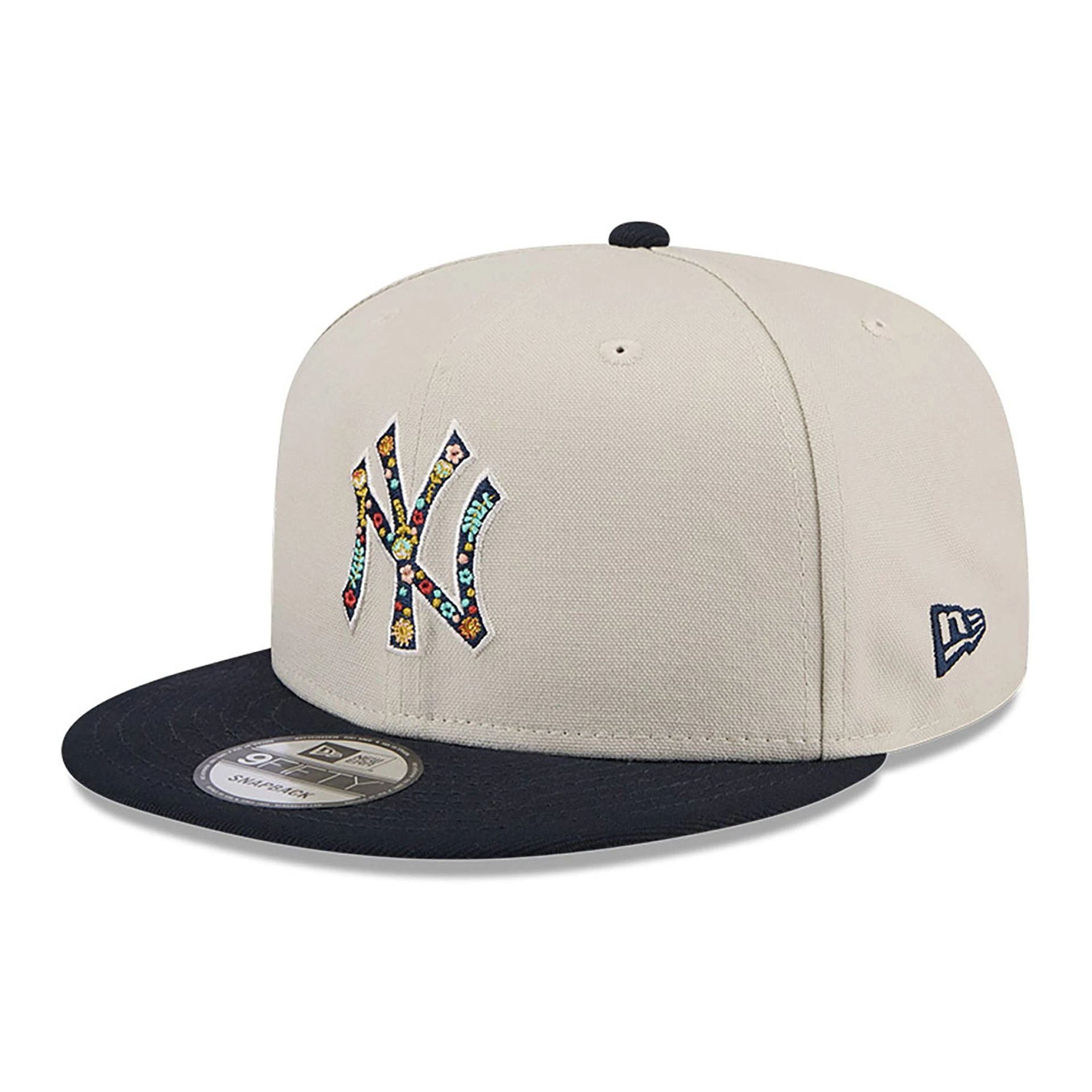 This is a New York Yankees Floral Fill Light Beige 9FIFTY Snapback Cap 4