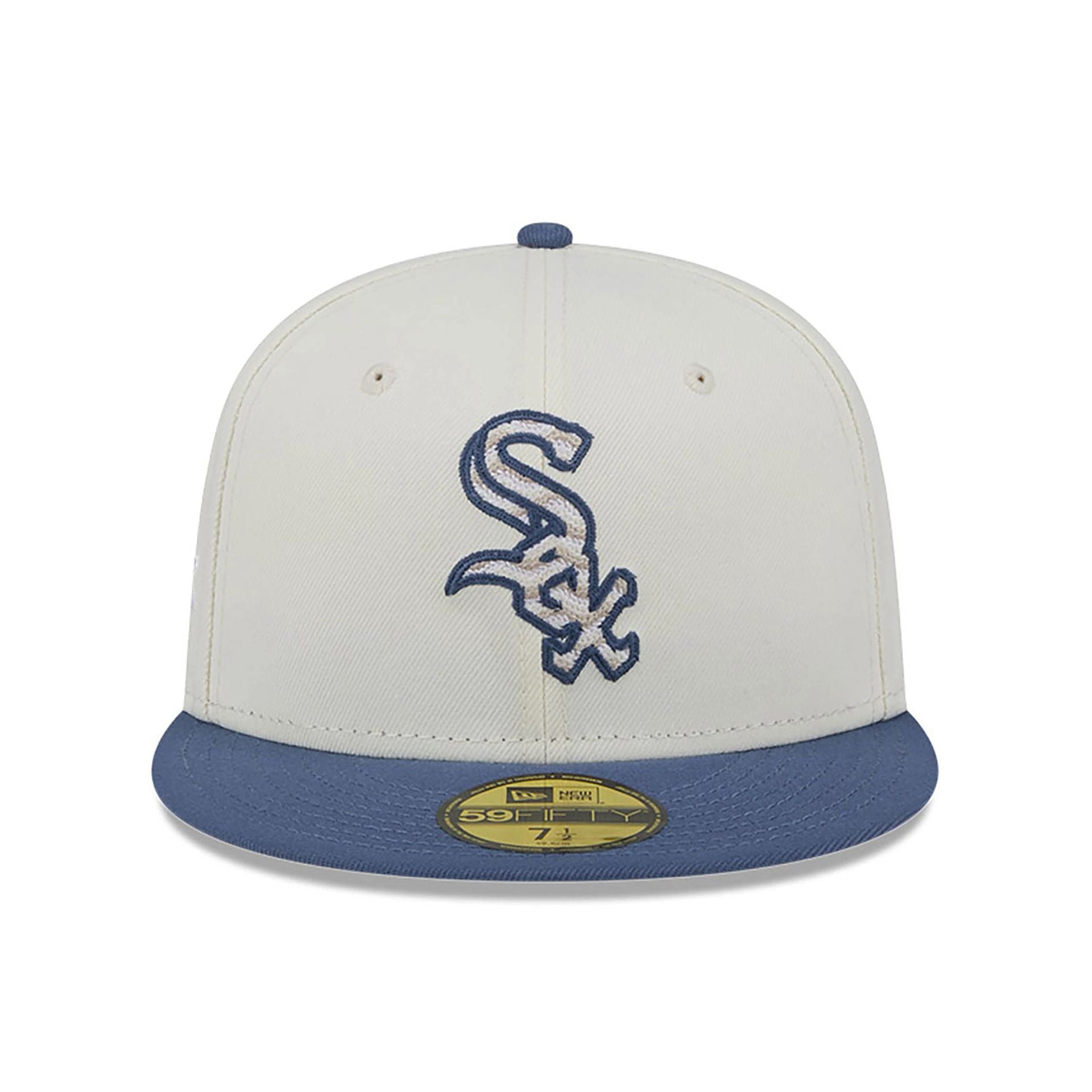 This is a Chicago White Sox Wavy Chainstitch White 59FIFTY Fitted Cap 3