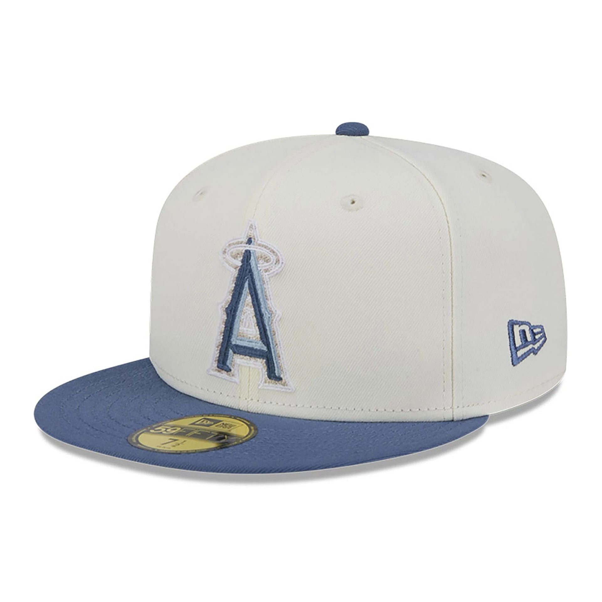 This is a LA Angels Wavy Chainstitch White 59FIFTY Fitted Cap 4