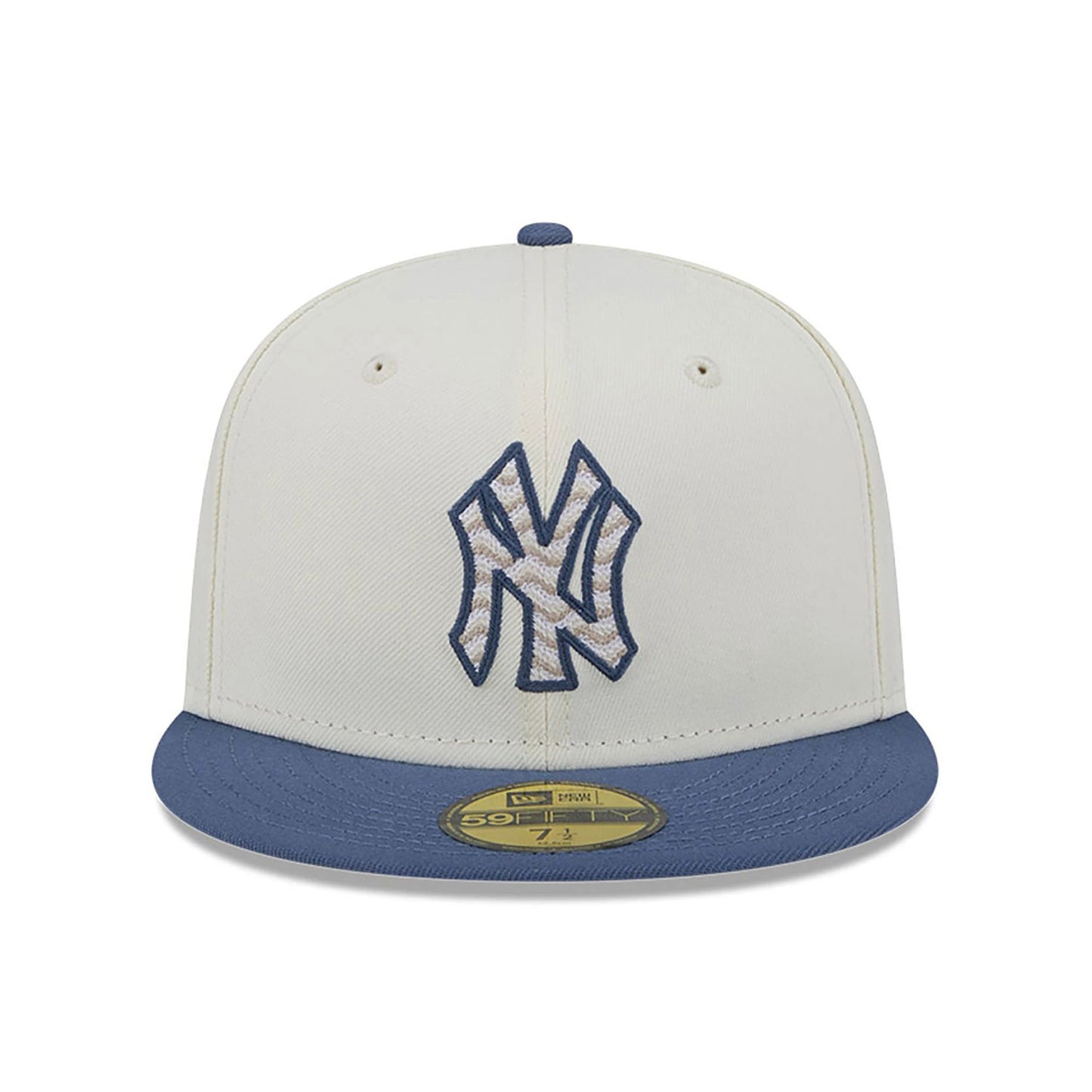 This is a New York Yankees Wavy Chainstitch White 59FIFTY Fitted Cap 3