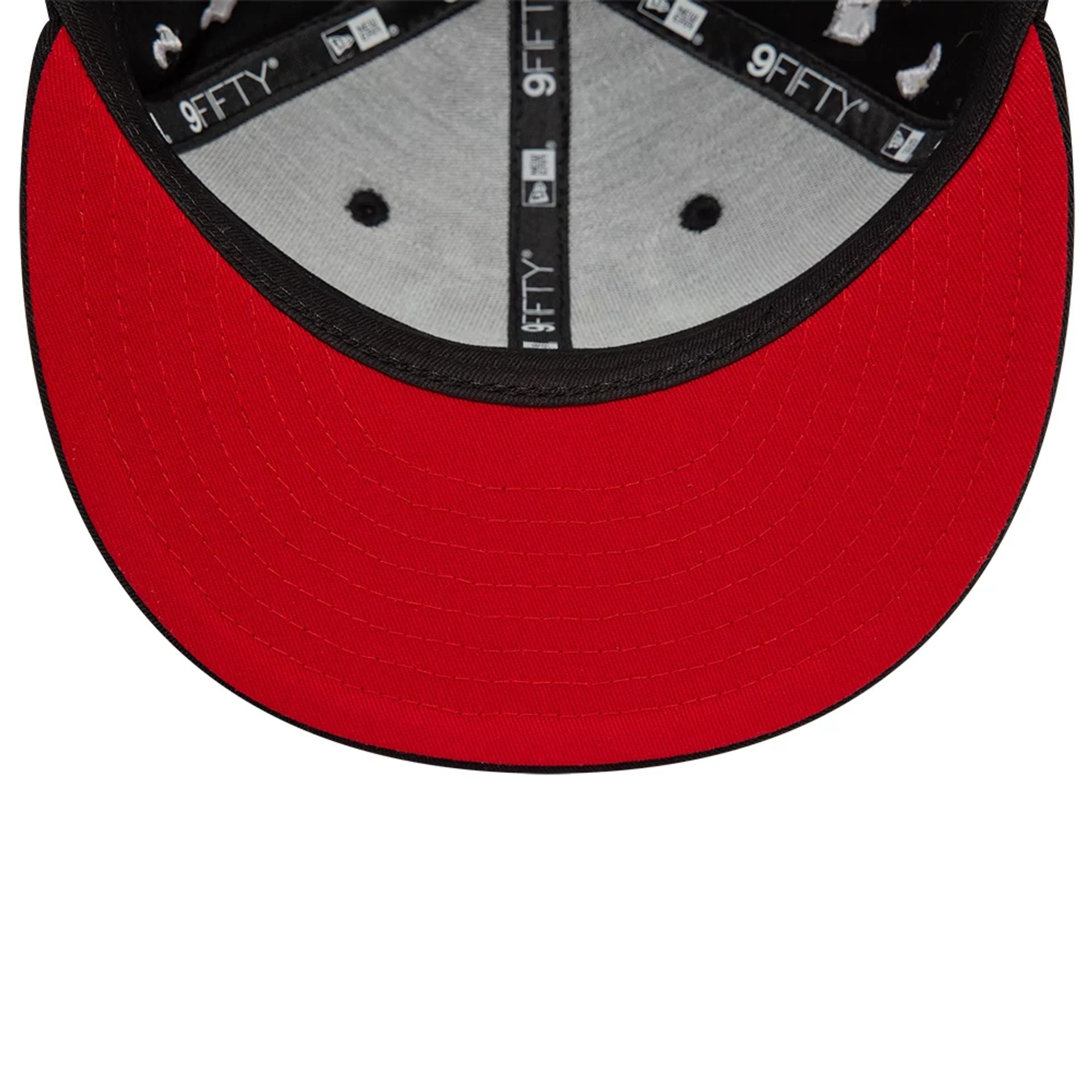 This is a Multi Character Team Looney Tunes Black 9FIFTY Snapback Cap 2