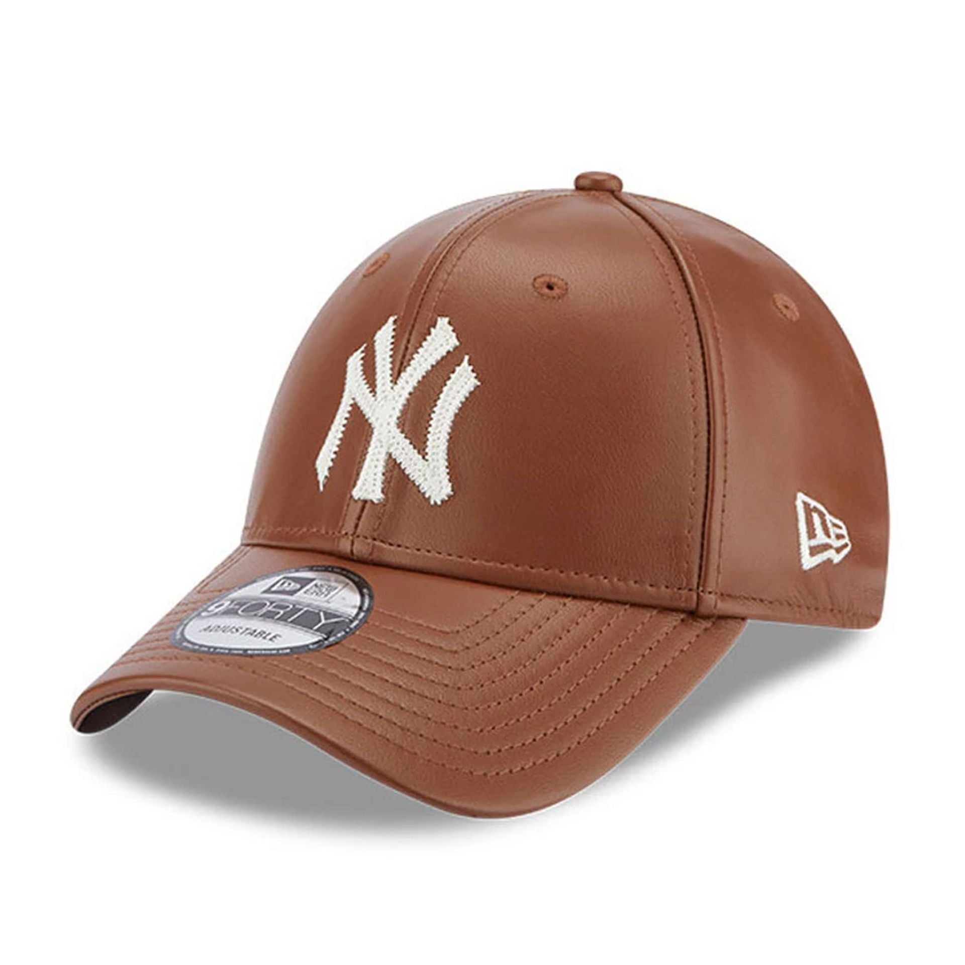 This is a New York Yankees MLB Leather Brown 9FORTY Adjustable Cap 1