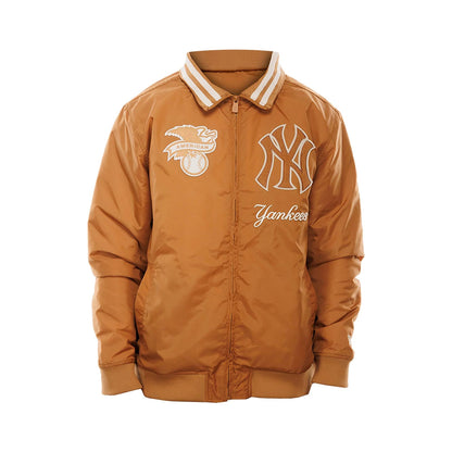 The Male model is wearing New York Yankees Logo Select Fashion Beige Full Zip Jacket 3