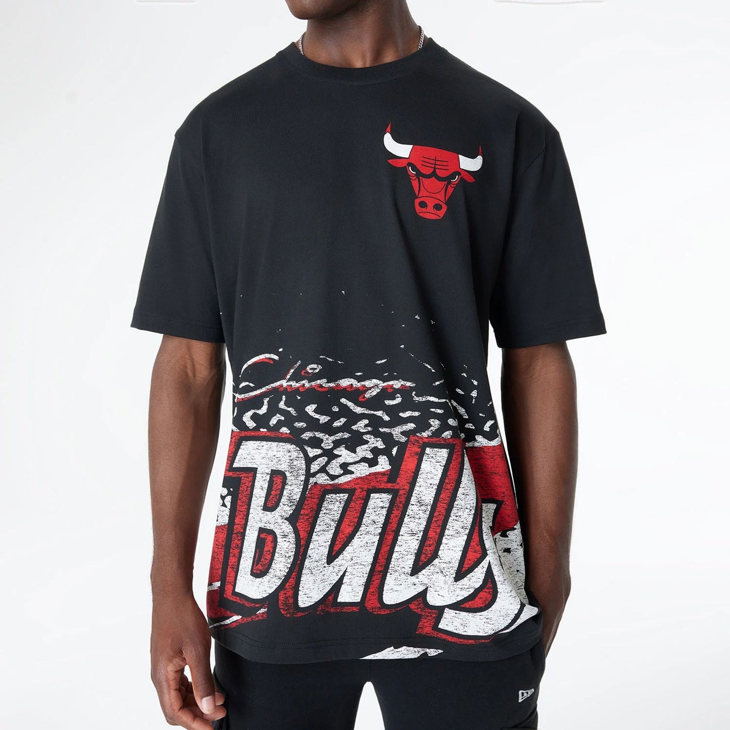 The Male model is wearing Chicago Bulls Sport Classic Black T-Shirt 6