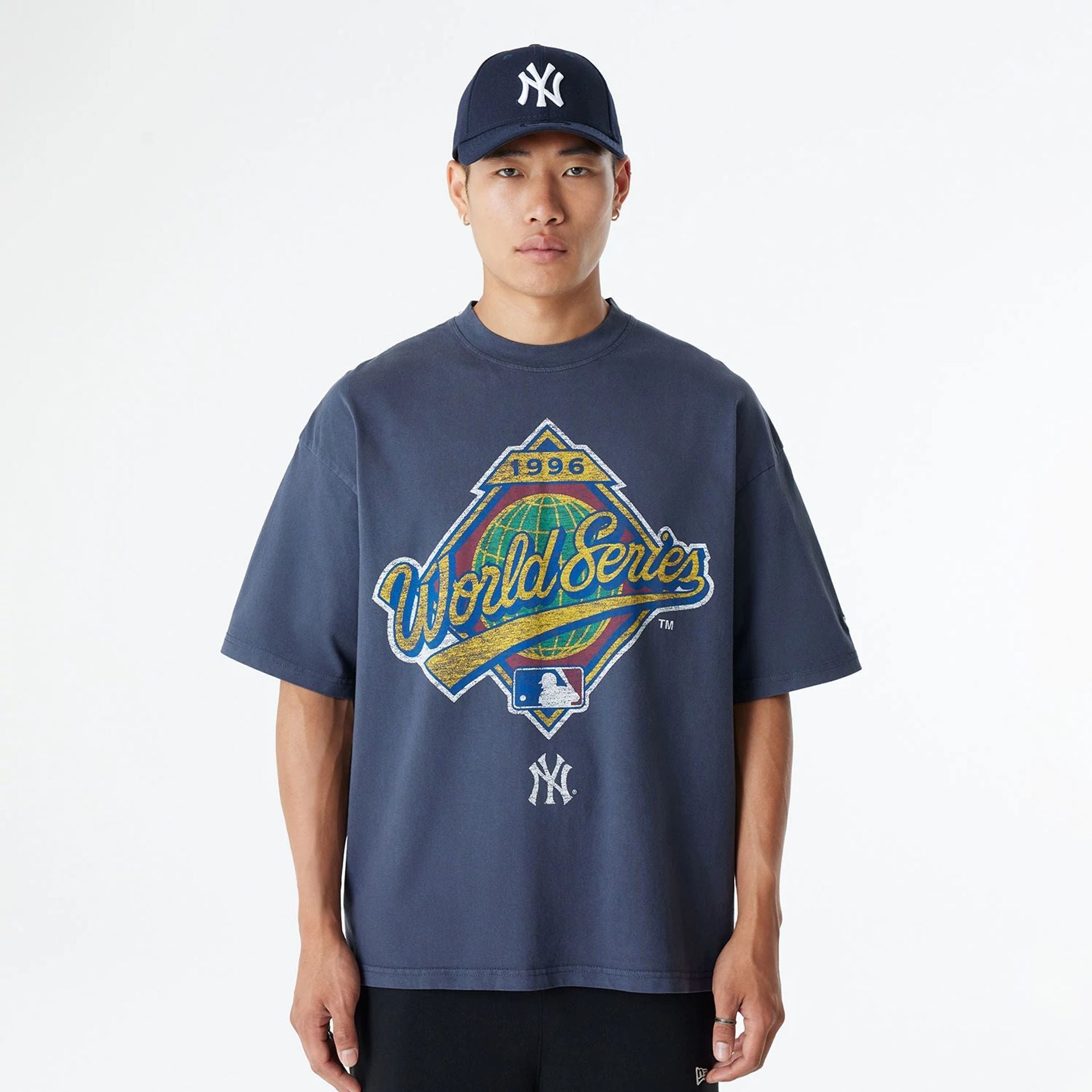 The Male model is wearing New York Yankees Oversized Essential Navy Oversized T-Shirt 1