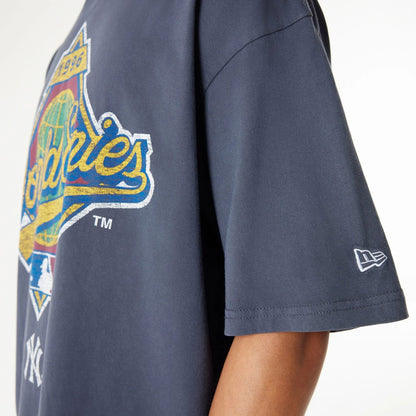 The Male model is wearing New York Yankees Oversized Essential Navy Oversized T-Shirt 4