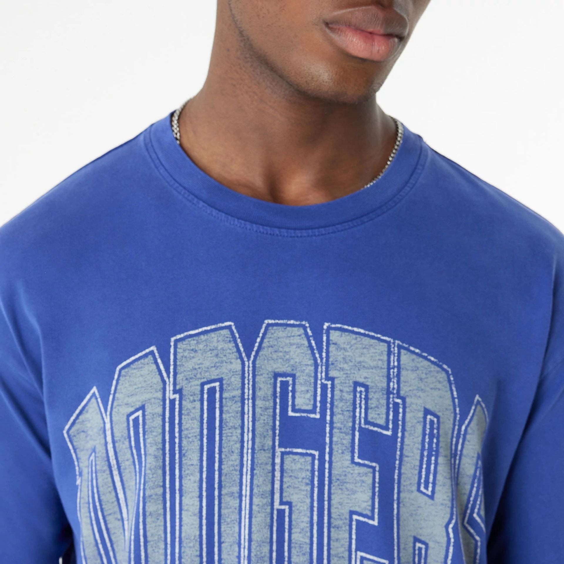 The Male model is wearing LA Dodgers Oversized Essential Dark Blue Oversized Long Sleeve T-Shirt 6