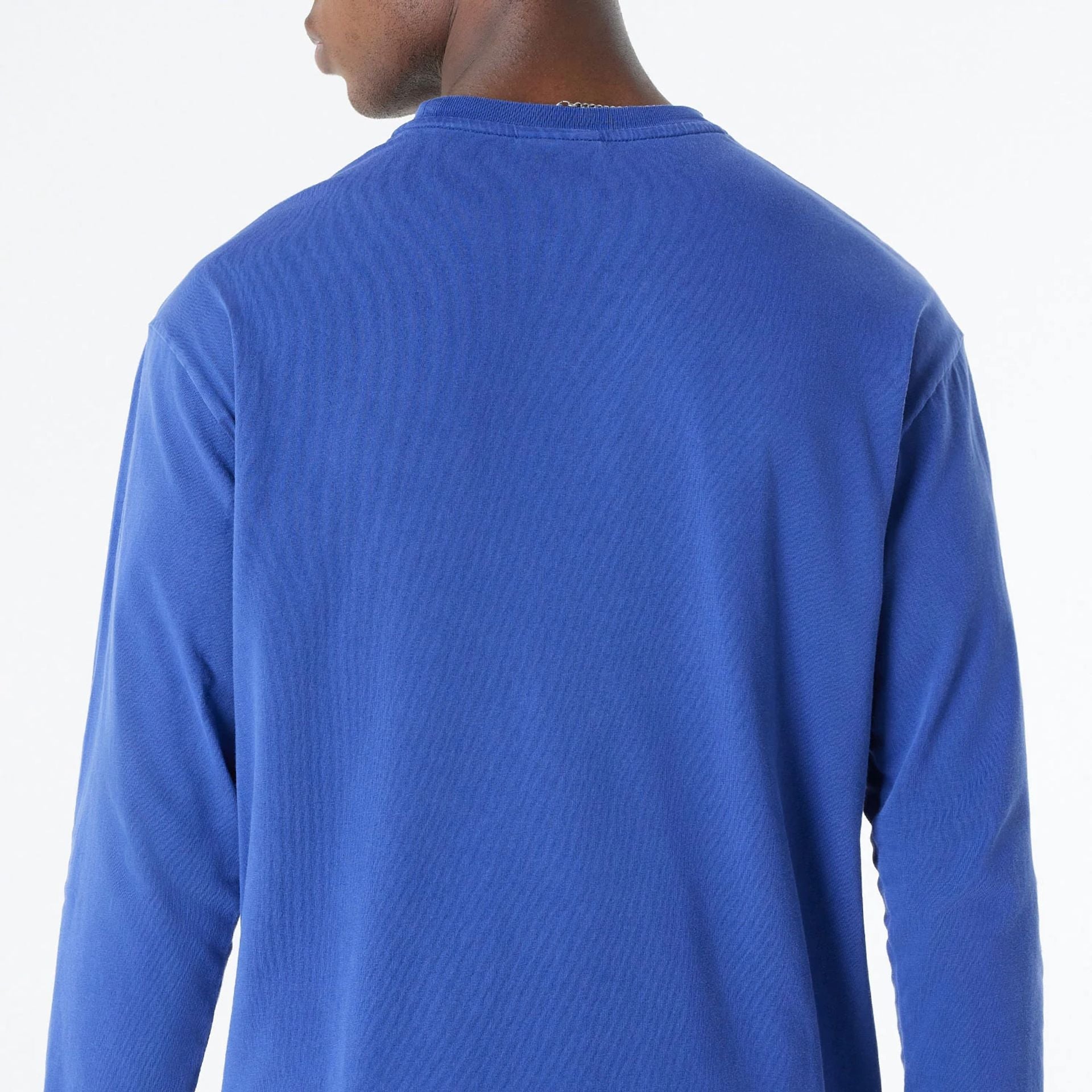 The Male model is wearing LA Dodgers Oversized Essential Dark Blue Oversized Long Sleeve T-Shirt 7