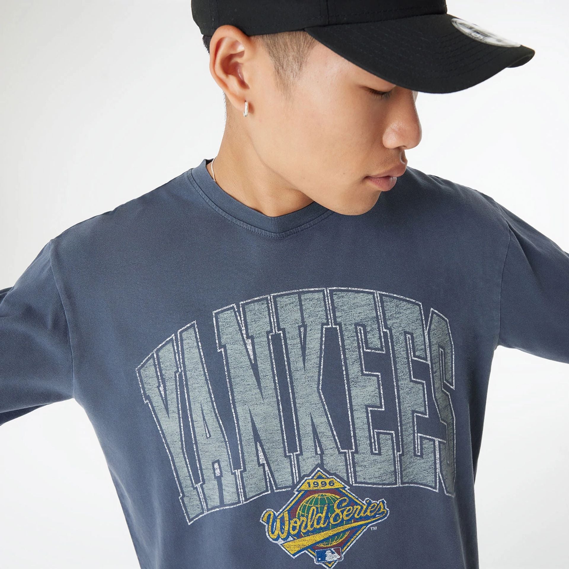 The Male model is wearing New York Yankees Oversized Essential Navy Oversized Long Sleeve T-Shirt 5