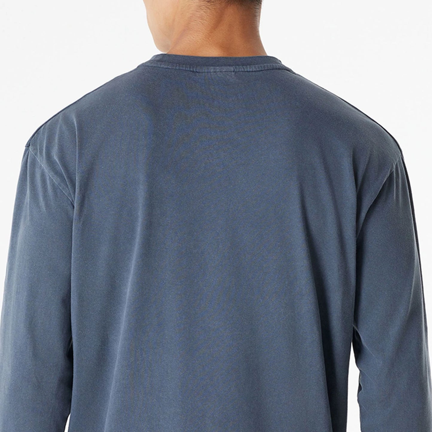 The Male model is wearing New York Yankees Oversized Essential Navy Oversized Long Sleeve T-Shirt 7