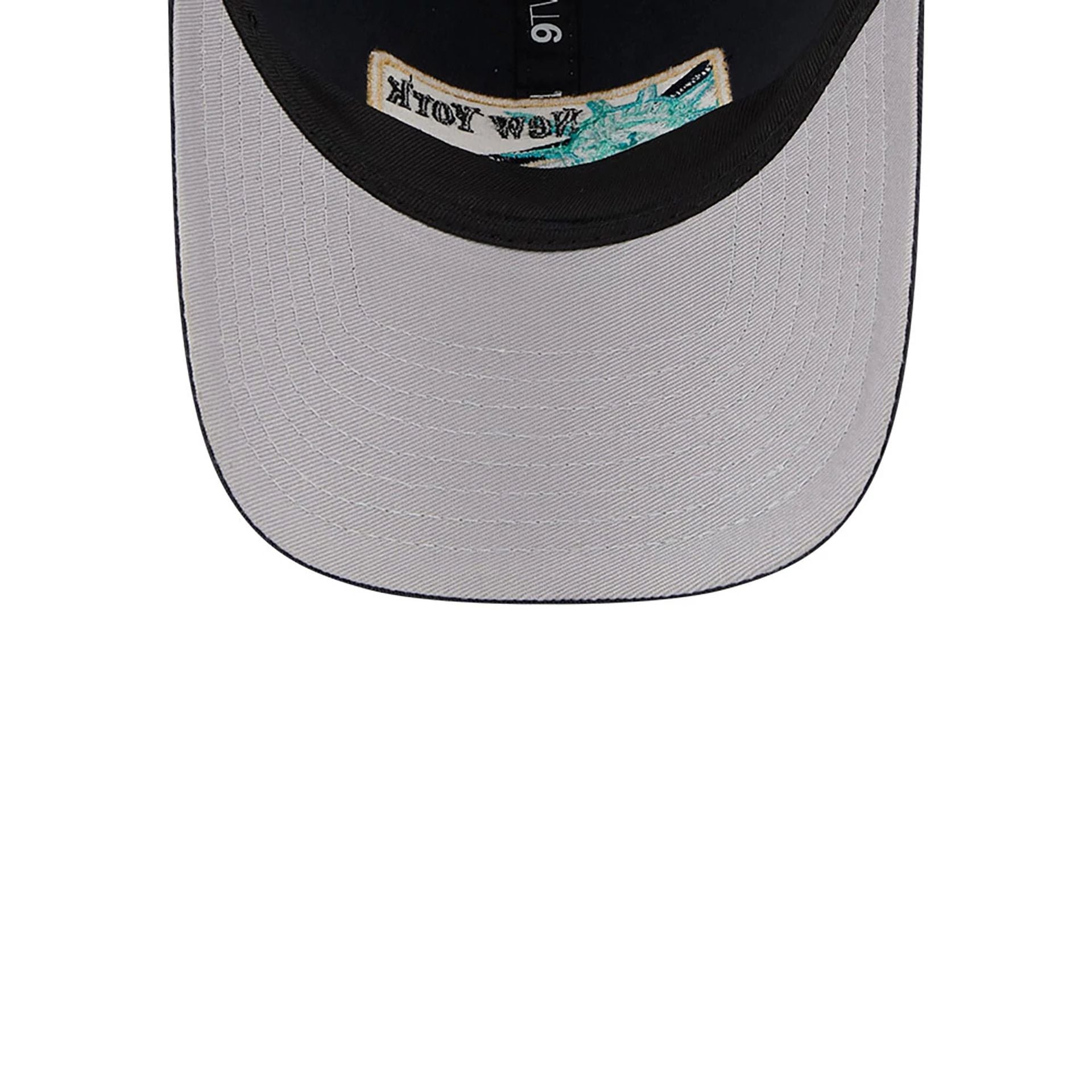 This is a New York Yankees State Souvenir White 9TWENTY Adjustable Cap 2