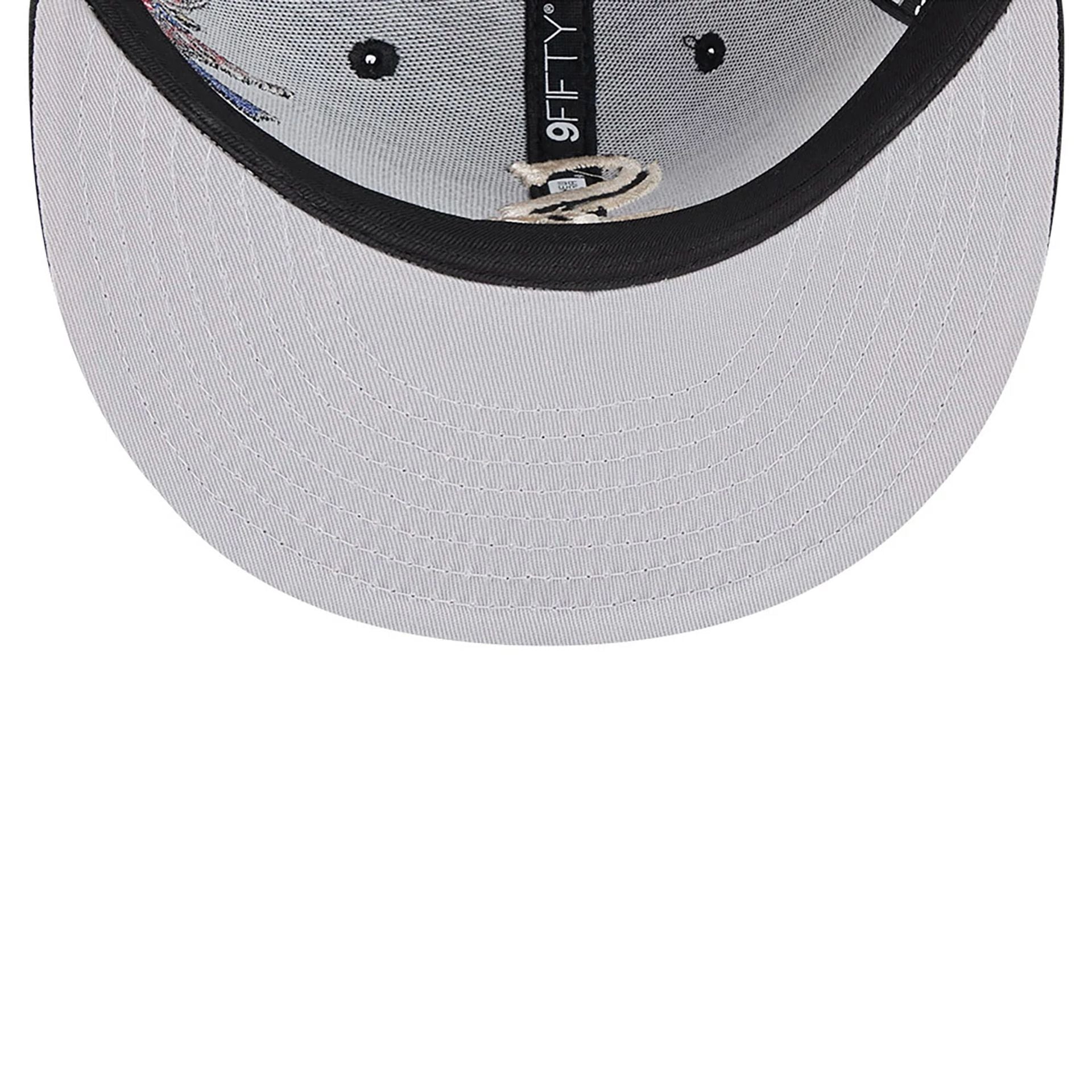 This is a Chicago White Sox City Art Black 9FIFTY Snapback Cap 2