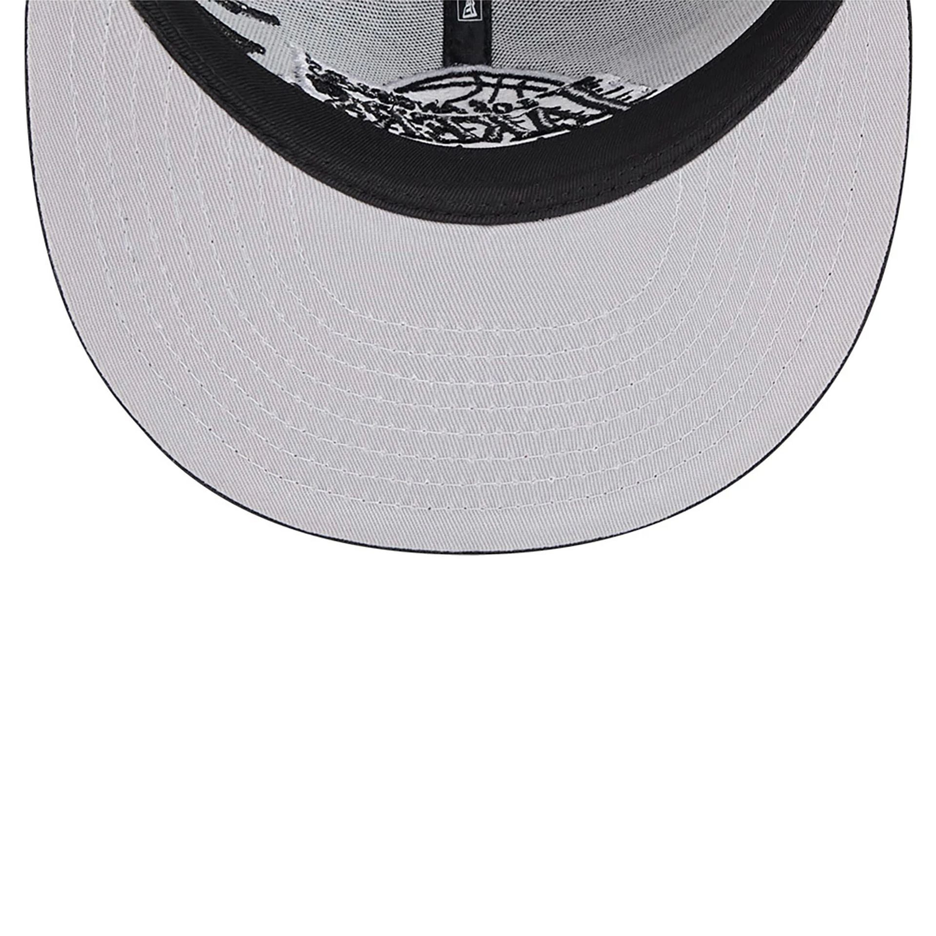 This is a LA Lakers City Art Black 9FIFTY Snapback Cap 2