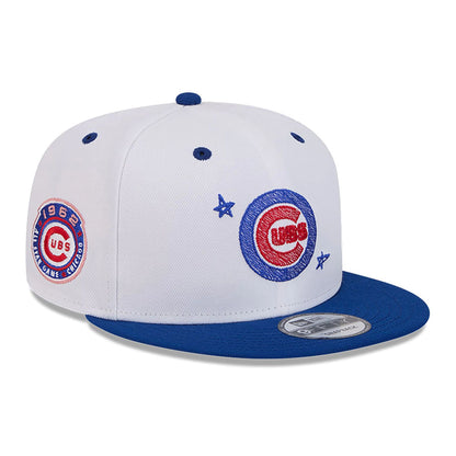 This is a Chicago Cubs Official Doodles White 9FIFTY Snapback Cap 1