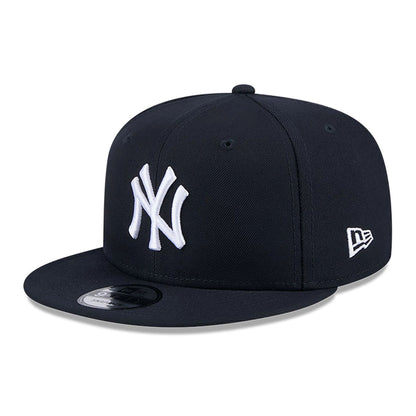 This is a New York Yankees State Outline Navy 9FIFTY Snapback Cap 4