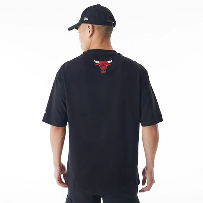 The Male model is wearing Chicago Bulls NBA Lifestyle Black T-Shirt  4